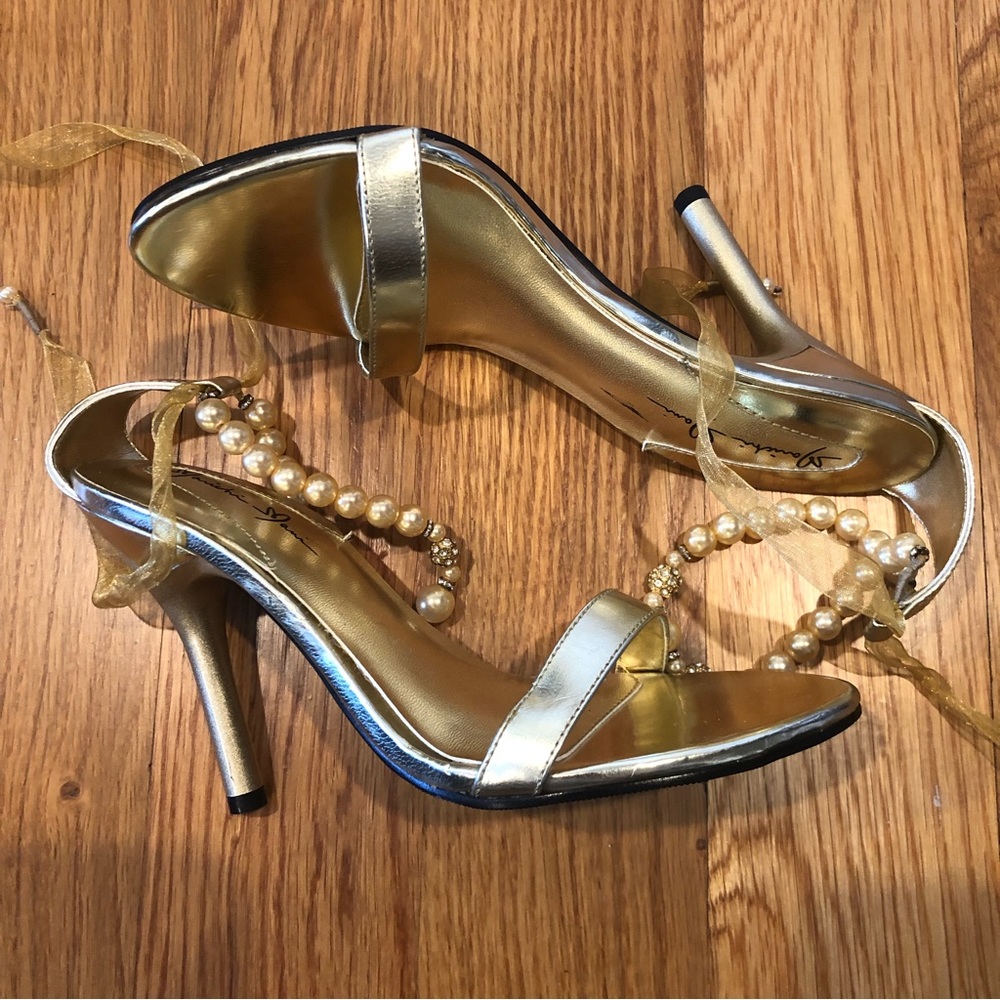 Y2K Michael Antonio Shiny Gold Pearl Ribbon Ankle Wrap Stilleto Heels 5.5